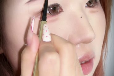 眉毛稀疏怎么用眉笔补：填补空缺的画法